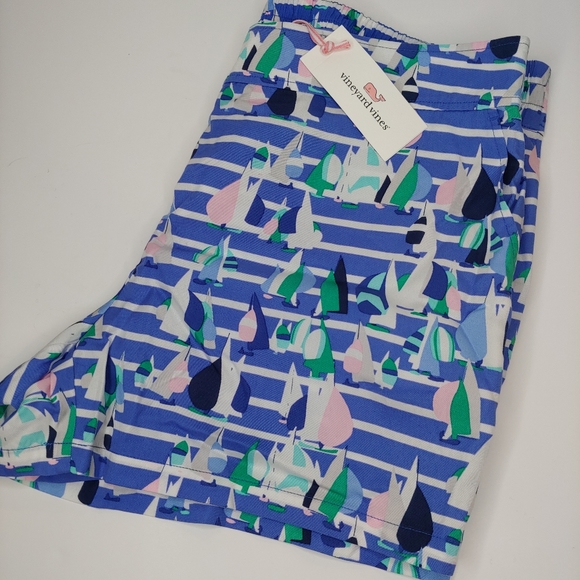Vineyard Vines Pants - Vineyard Vines Harbor Scene Print Foley Shorts